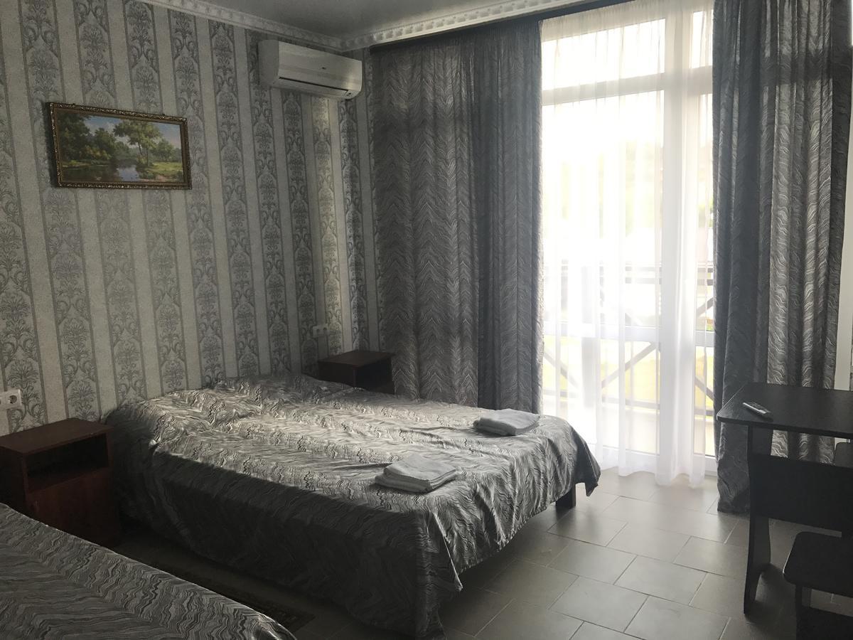 Viktoria Hotel Піцунда Екстер'єр фото